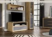 Anordnung der Wand für TV. Sehen Sie, wie man einen Fernseher im Wohnzimmer aufstellt.