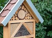 Wie ein Insektenhotel selber bauen? Einfacher Entwurf eines Insektenhotels